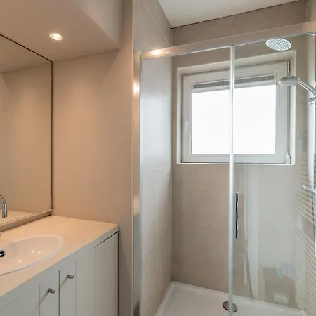 Goethe 0202 Furnished With Sea View * דה האן